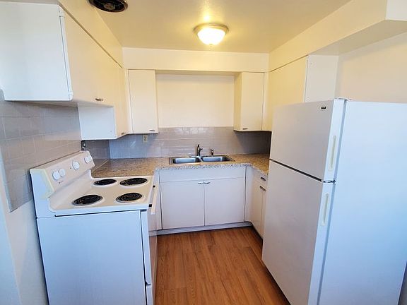 4th image of 601 S Division St #12