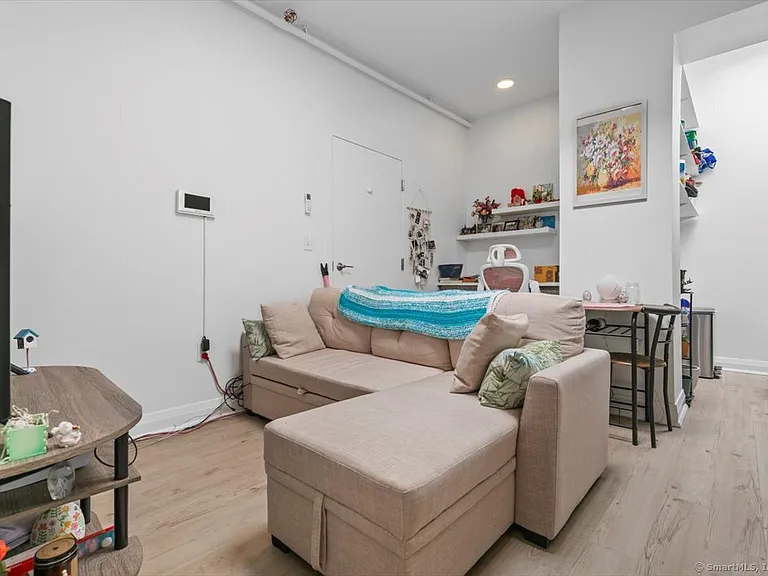 19 Whitney Ave #B — Photo 3