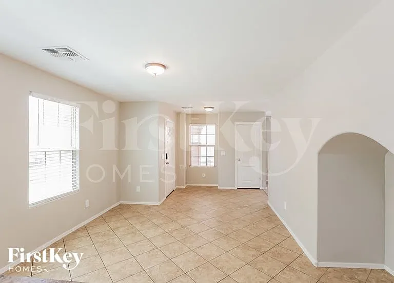 2226 S Buckaroo Trl — Photo 7