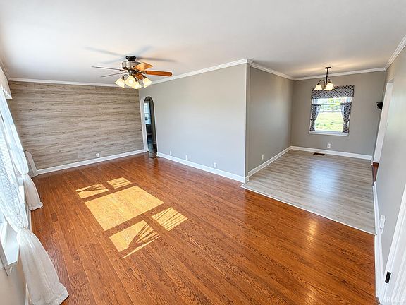 2nd image of 706 Brett Cabel Rd