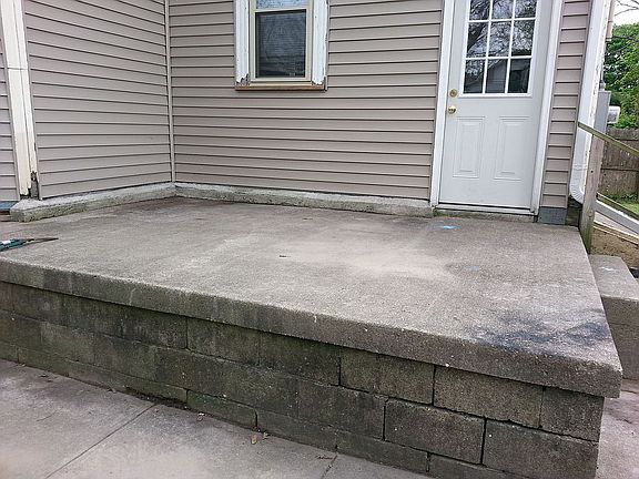 4th image of 126 E Reynolds St