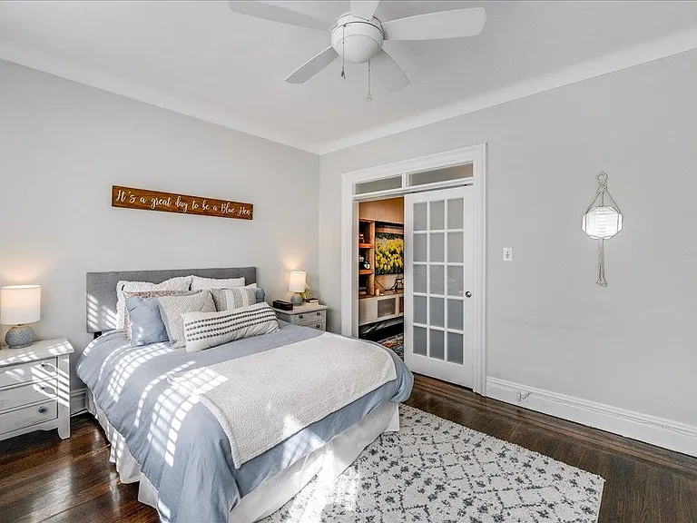 911 Willow Ave #2 — Photo 4