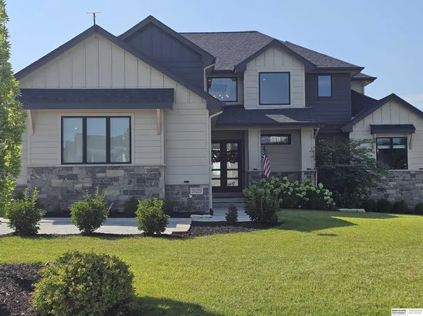 21225 Joseph St, Elkhorn, NE 68022