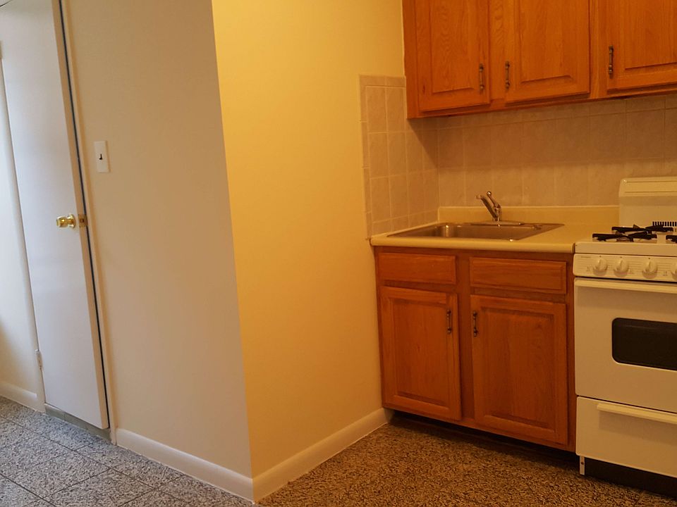 2nd image of 312 W 15th St APT 7