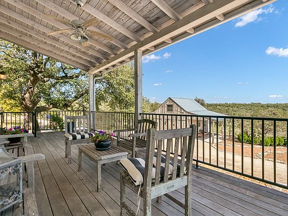 4th image of 305 Valley View Ln