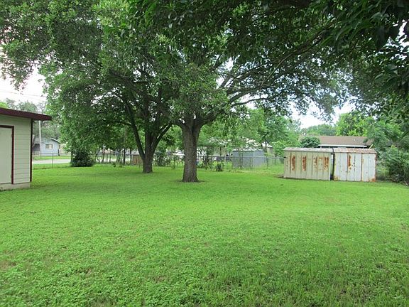 4th image of 407 Bluebonnet Dr