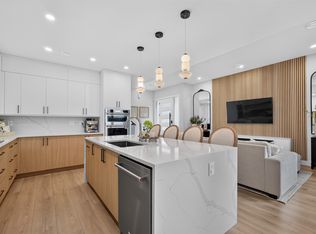 707 Raymer Rd, Kelowna, BC V1W 1H6