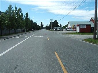 4th image of 989 S Burlington Blvd