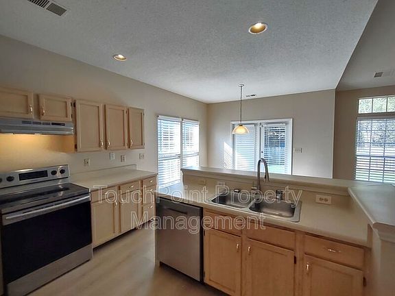 4th image of 1111 Land Grant Rd