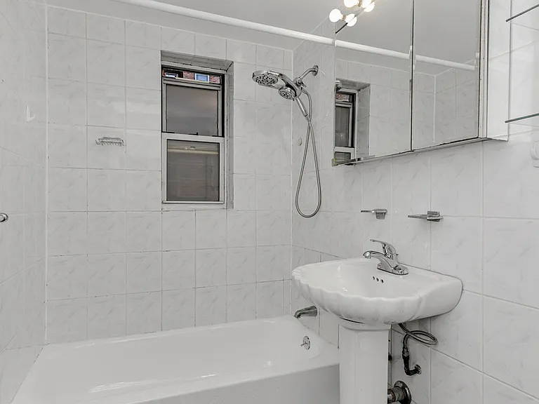65-15 Yellowstone Blvd #1H — Photo 6
