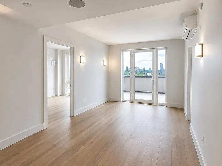 132 Willis Ave #708 — Photo 2