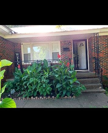 3rd image of 1314 N Ash St