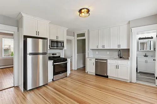 139 Albany Ave Photo 1