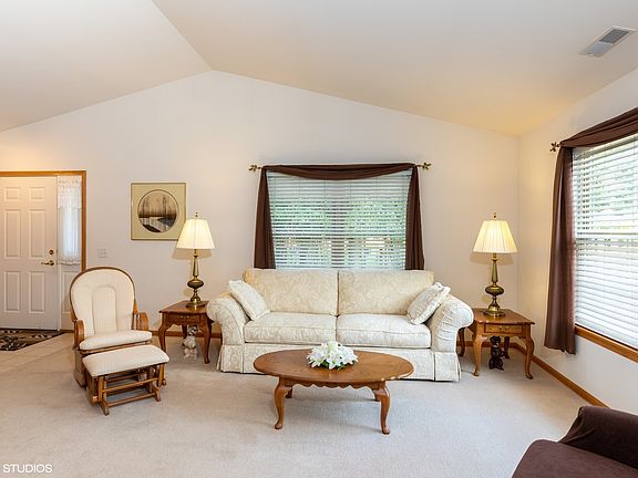 3rd image of 18644 Villa Ct