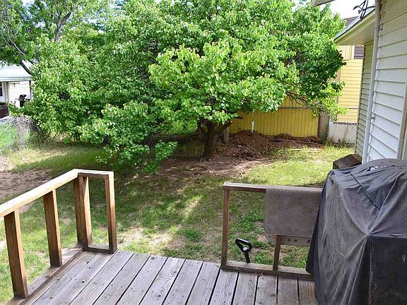3rd image of 948 Santa Clara Pl