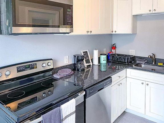 2nd image of 1105 N Hampton Ave #1105