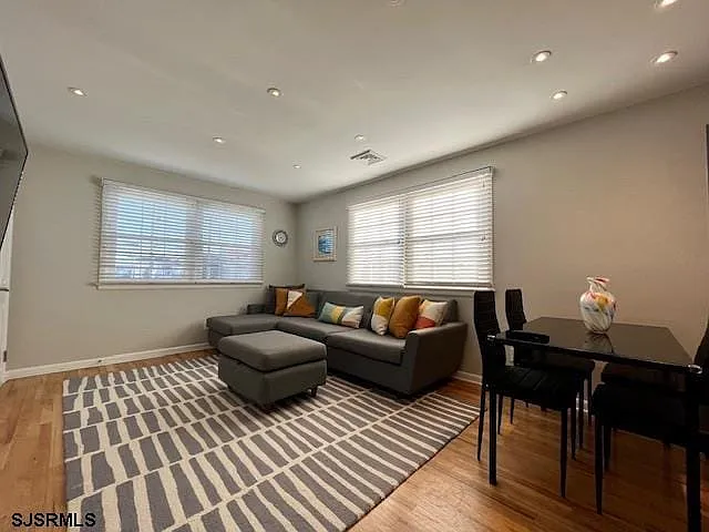 9615 Winchester Ave #B — Photo 2