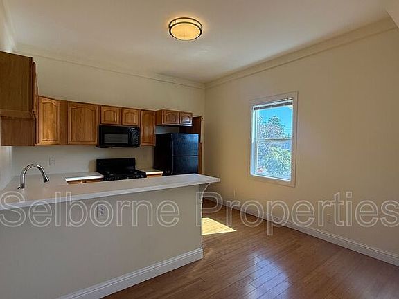5th image of 1533B 9th St