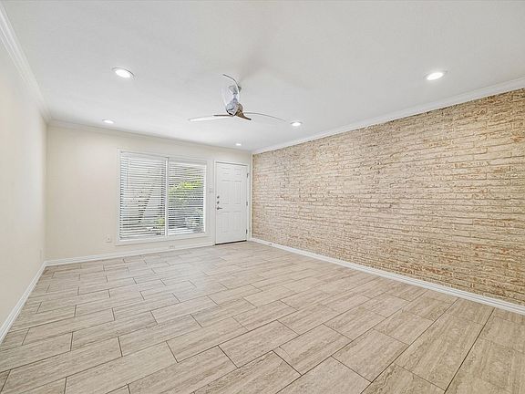 3rd image of 216 Marshall St APT 2