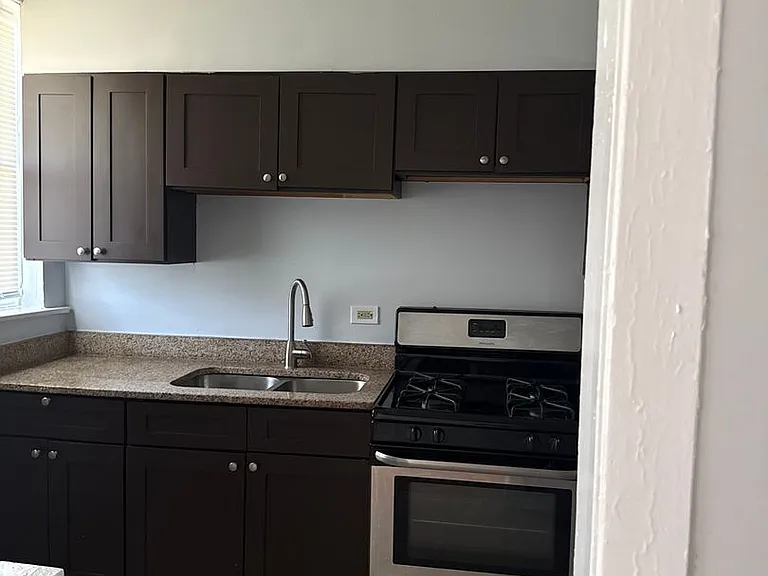 SPACIOUS 2 BEDROOM APARTMENTS AVAILABLE — Photo 71