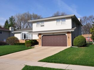 924 Chippewa Dr, Elgin, IL 60120