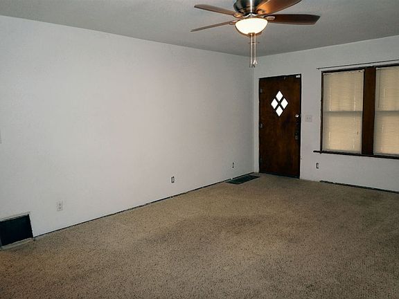 4th image of 655 S Green St