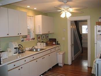 2nd image of 22 1/2 Linden Ave