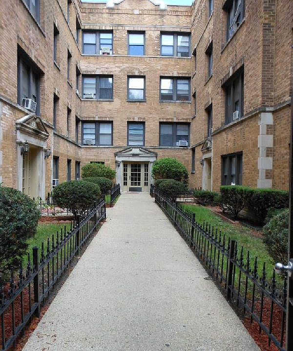 1st image of 3410 W Carmen Ave APT 3A