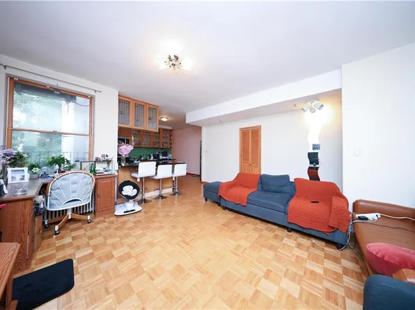 2391 East 3rd Street image 7 of 33