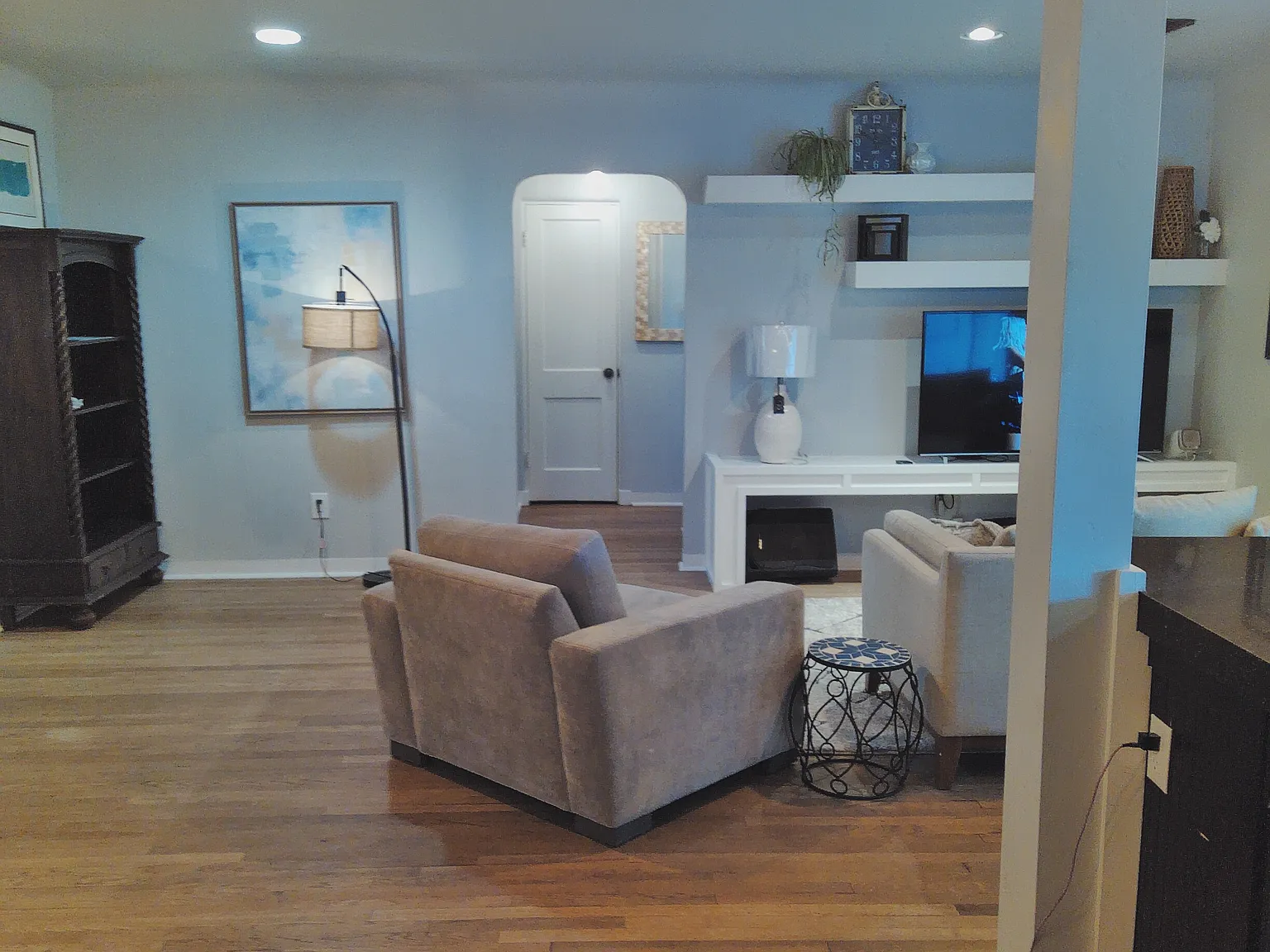 3 bed, 2.5 bath, 1550 sqft, $3,200 — Photo 4