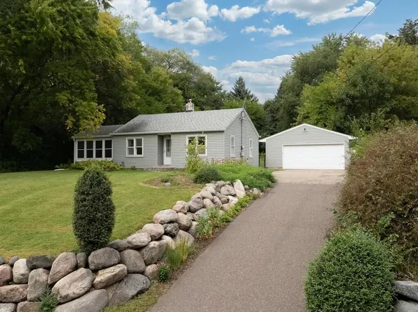 2939 W Owasso Blvd, Roseville, MN 55113