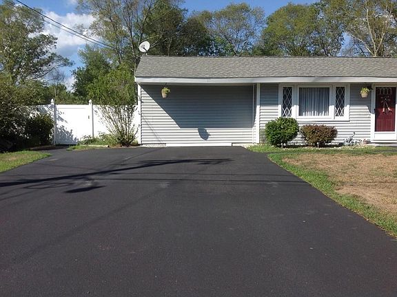 3rd image of 219 Powderhorn Dr