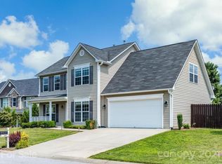 20 Roanoke Rd, Fletcher, NC 28732