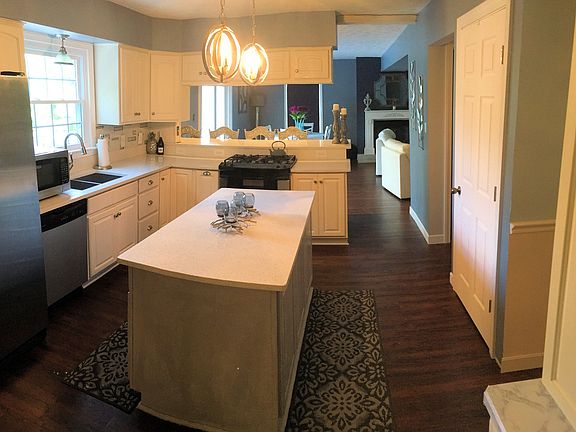 4th image of 209 Spring Park Ave