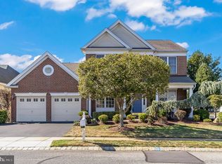40 Country Club Dr, Monroe Township, NJ 08831