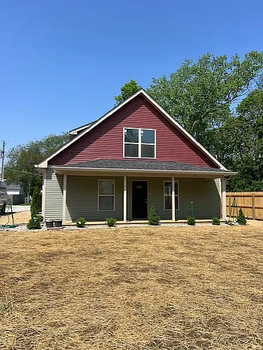 282 N East St Photo 1