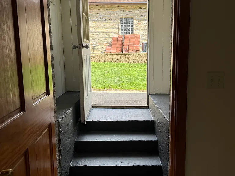 606 S 3rd St — Photo 17