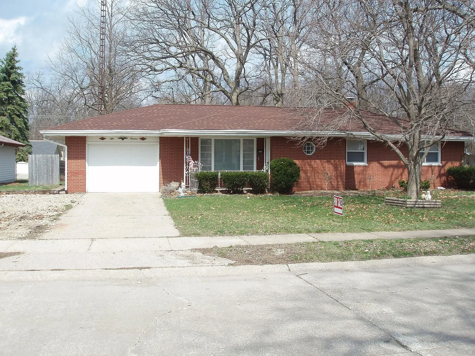5019 Idlewood Dr photo 1