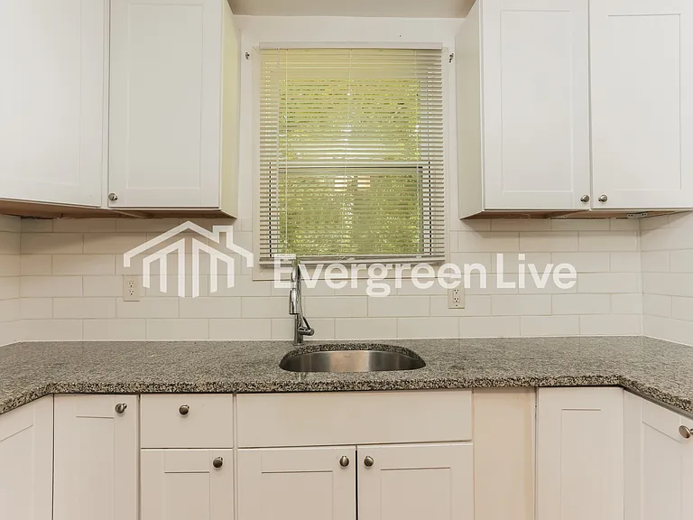 2308 Palmetto Ave SW — Photo 6