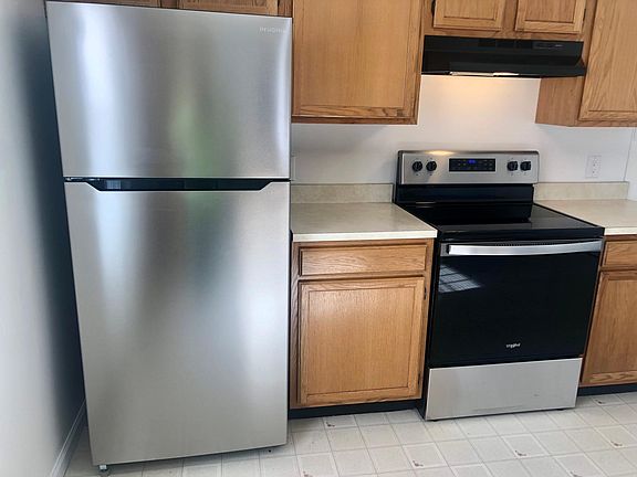 5th image of 10933 Graystone Dr #2