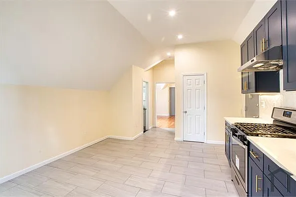 3 bed, $1,800 — Photo 1