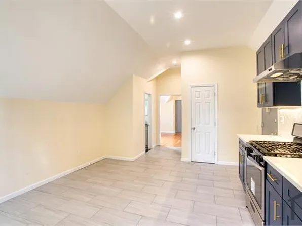 247 Willow St, Waterbury, CT 06710
