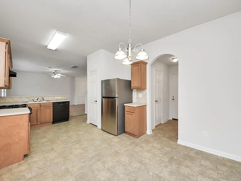 6702 Albion Crescent Dr — Photo 16
