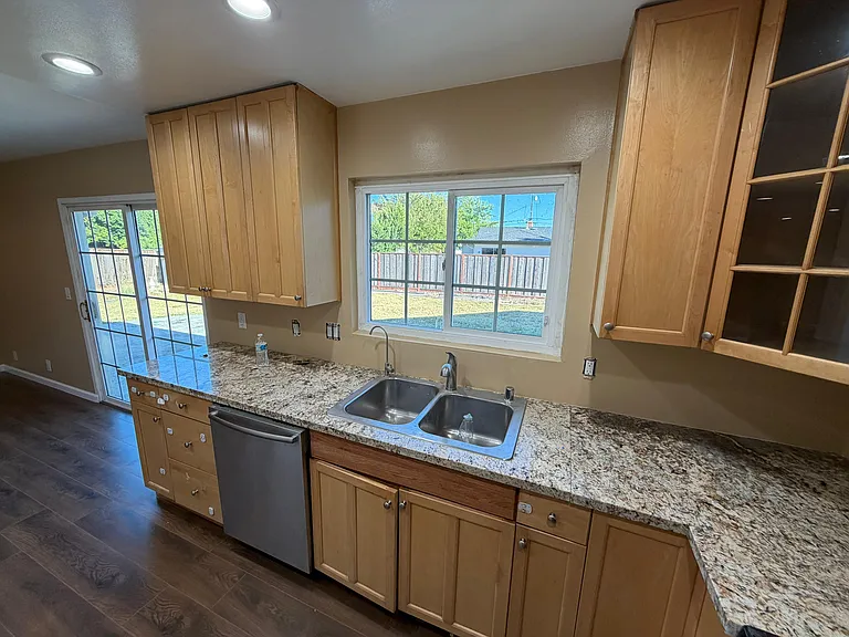 6958 Darian Ct — Photo 4