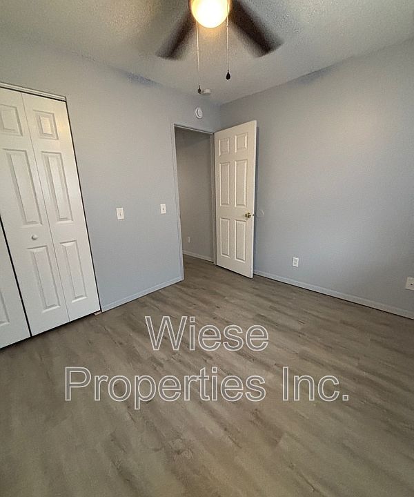 2nd image of 824 E Ridgely Ave #4