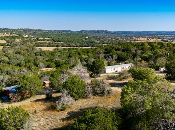 135 Feather Ridge Rd, Center Point, TX 78010