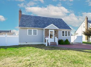 4030 Maywood Dr, Seaford, NY 11783