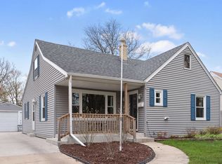 2417 Montana Ave, Rockford, IL