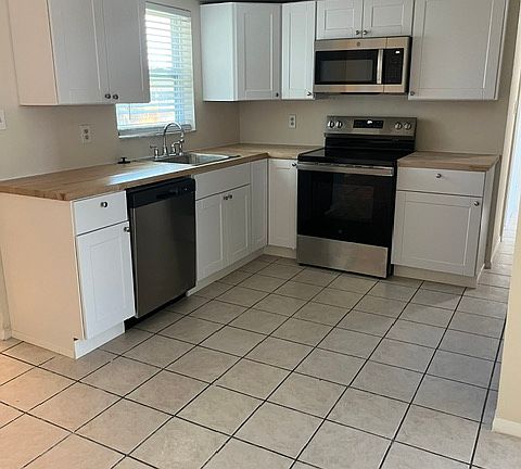 2nd image of 3615 Brompton Dr