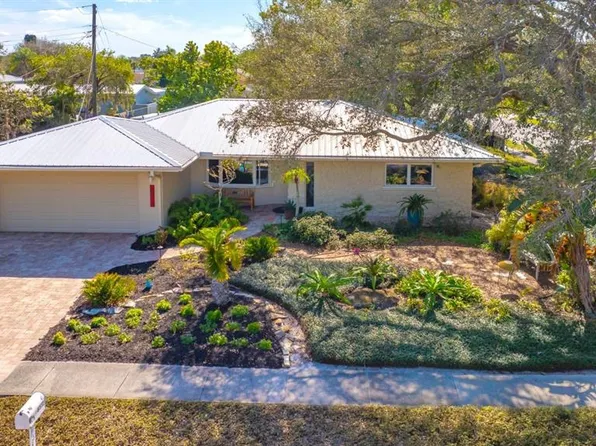 6512 Bowline Dr, Sarasota, FL 34231